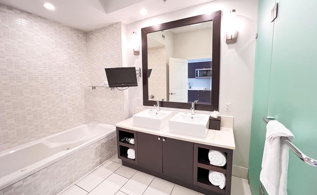 Modern Private Studio - King Bed, Jacuzzi, Balcony And Pool Aparthotel Miami Exteriör bild